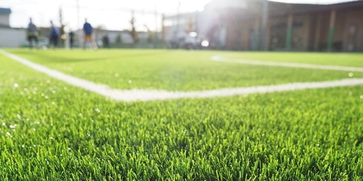 エムズフィールドのフットサルコートは人工芝が自慢